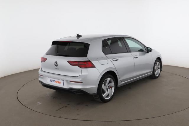 Volkswagen Golf image 8
