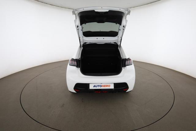 Peugeot 208 image 8