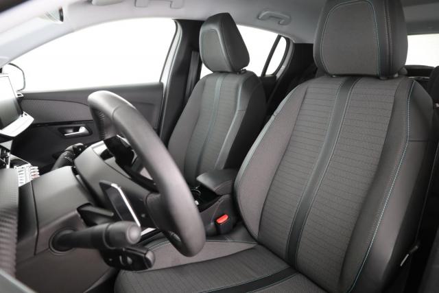 Peugeot 208 image 3