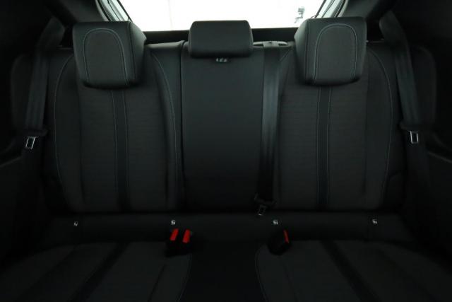 Peugeot 208 image 7