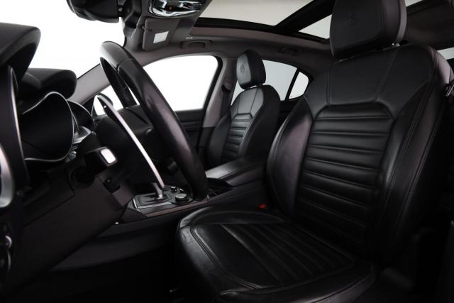 Alfa Romeo Stelvio image 4