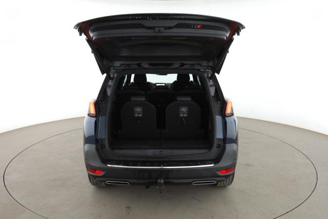 Peugeot 5008 image 1