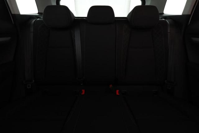 Skoda Karoq image 8