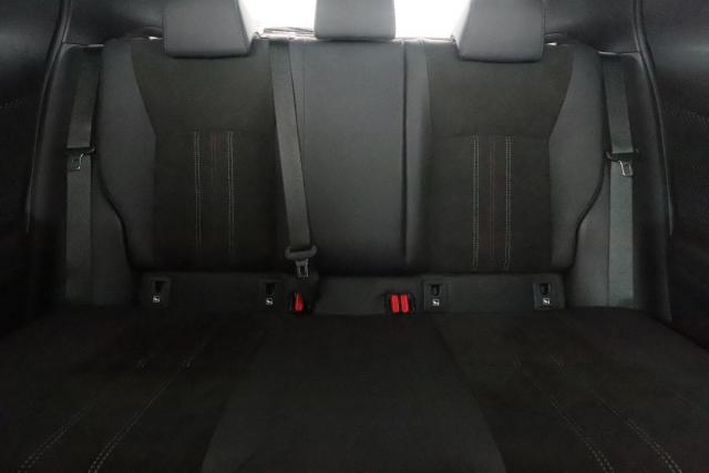 Toyota C-Hr image 6