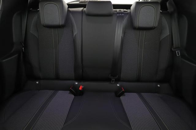 Peugeot 208 image 4