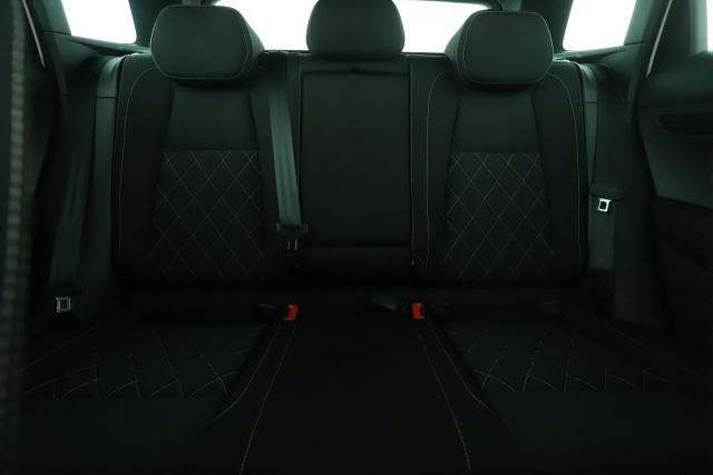 Skoda Karoq image 1