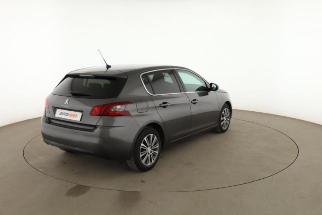 Peugeot 308 image 2