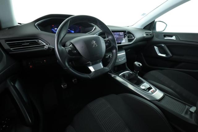 Peugeot 308 image 1