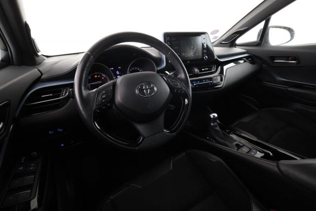 Toyota C-Hr image 9