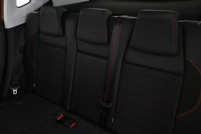 Peugeot 2008 image 8