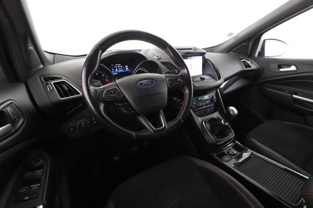 Ford Kuga image 1