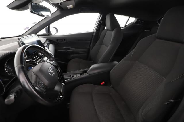 Toyota C-Hr image 8