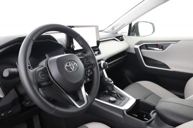 Toyota Rav4 image 8