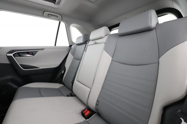 Toyota Rav4 image 6