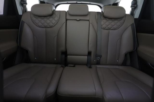 Hyundai Santa Fe image 6