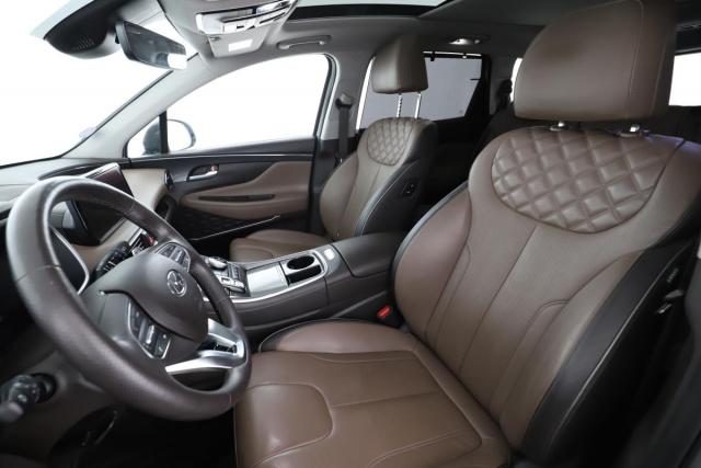Hyundai Santa Fe image 8