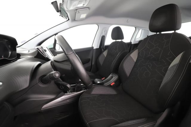 Peugeot 2008 image 2
