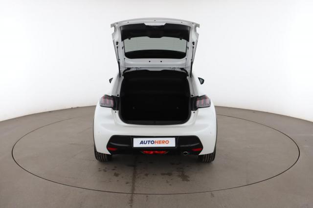 Peugeot 208 image 9