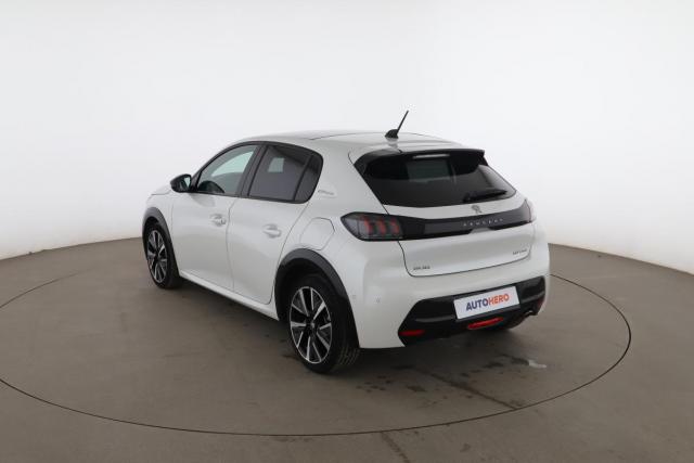 Peugeot 208 image 1