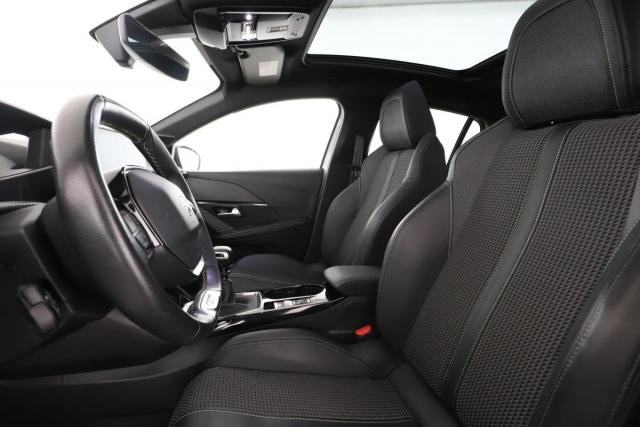Peugeot 208 image 5