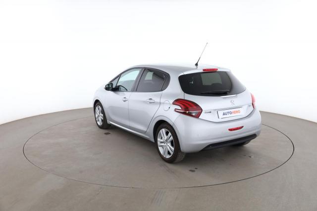 Peugeot 208 image 7