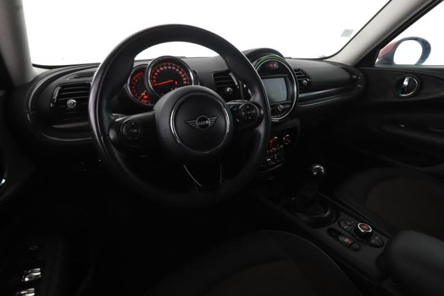 Mini Clubman image 2