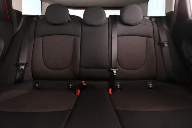 Mini Clubman image 6