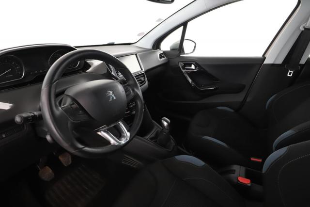 Peugeot 208 image 2
