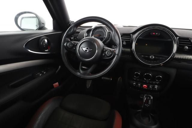 Mini Clubman image 4