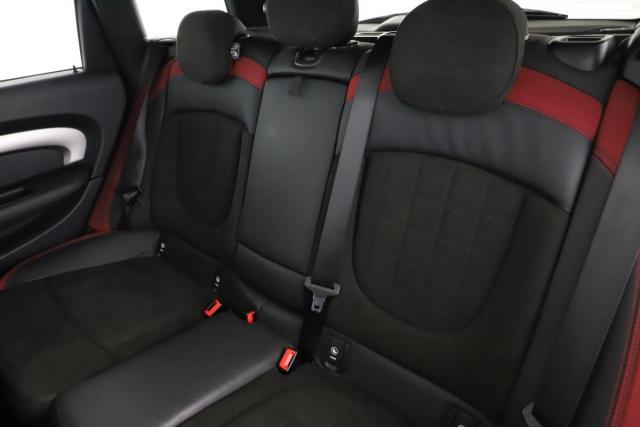 Mini Clubman image 2