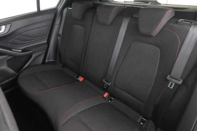 Ford Focus image 9