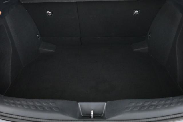 Toyota C-Hr image 1