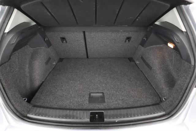 Seat Arona image 2