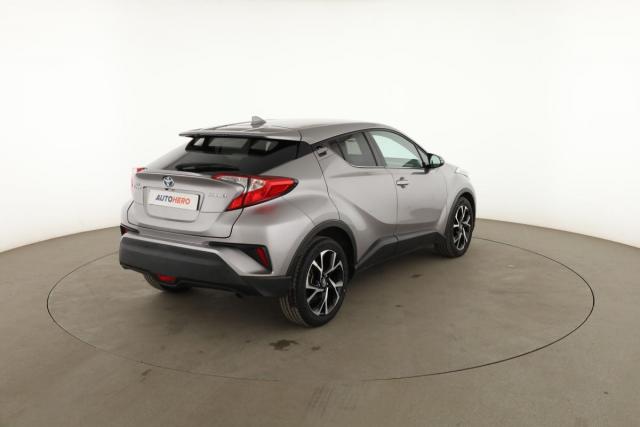 Toyota C-Hr image 9