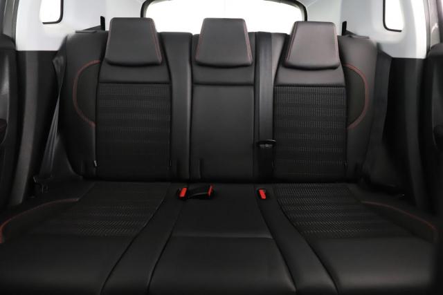 Peugeot 2008 image 3