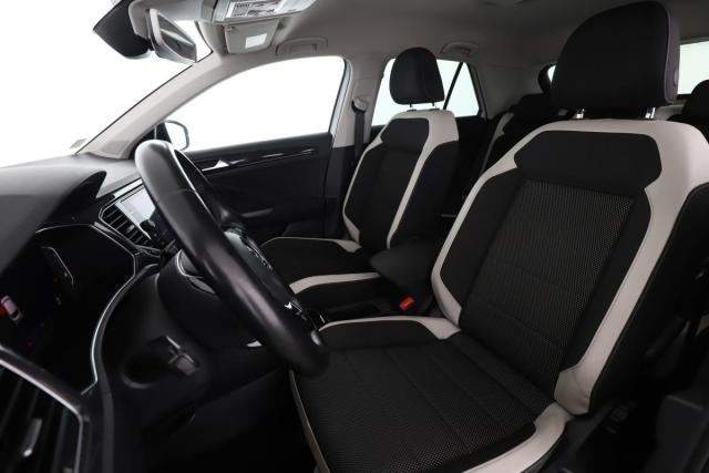 Volkswagen T-Roc image 6