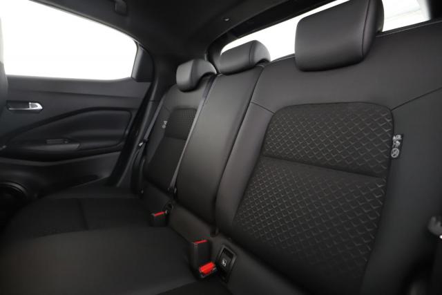 Nissan Juke image 7