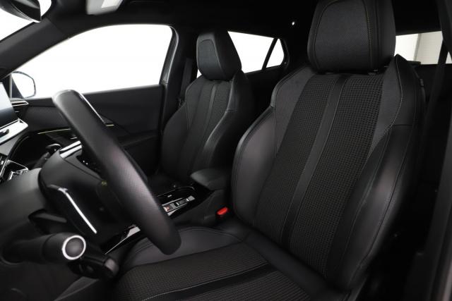 Peugeot 2008 image 3