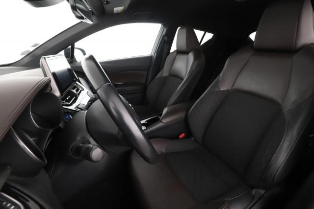 Toyota C-Hr image 2
