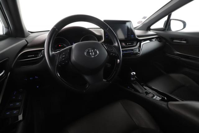 Toyota C-Hr image 9
