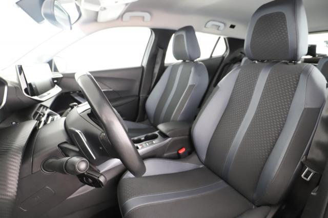 Peugeot 2008 image 4