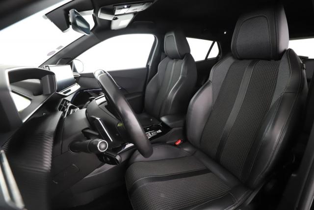Peugeot 2008 image 1