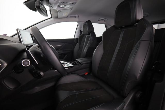 Peugeot 3008 image 2