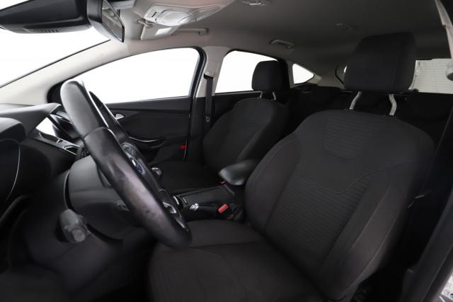Ford Focus image 9