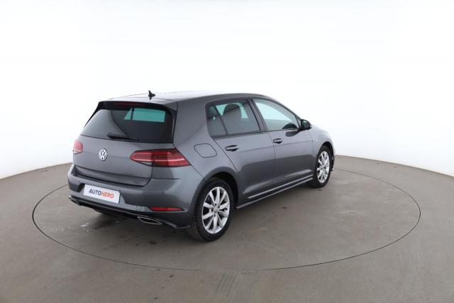 Volkswagen Golf image 8