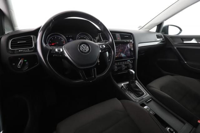 Volkswagen Golf image 9