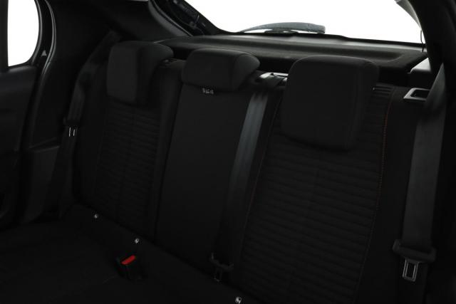 Peugeot 208 image 8