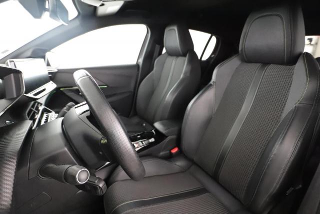 Peugeot 208 image 6