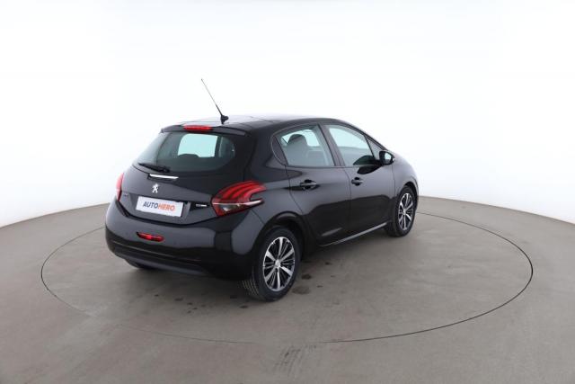 Peugeot 208 image 3