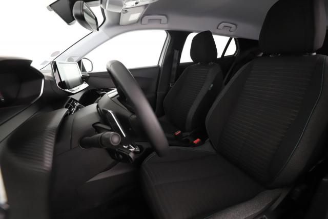 Peugeot 2008 image 1
